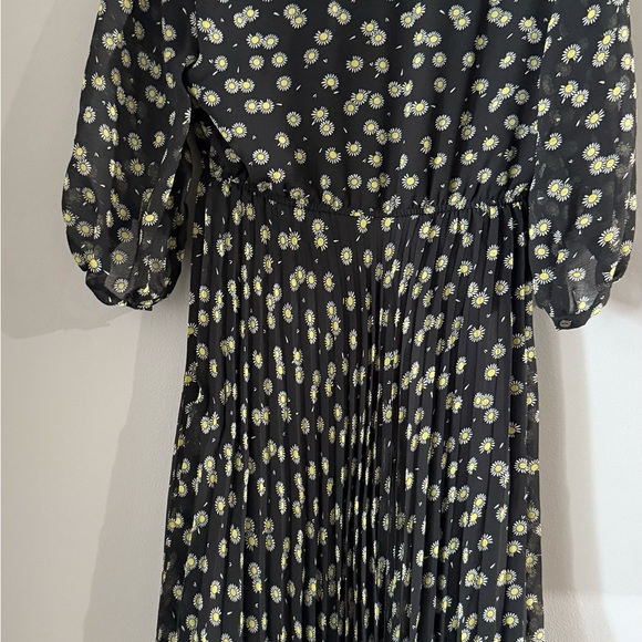 Meilleur Moment Elegant Black Floral Midi Dress - Picture 5 of 13